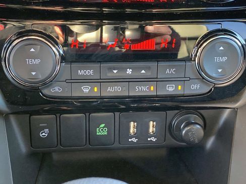 Used 2024 Mitsubishi Eclipse Cross SEL image 14