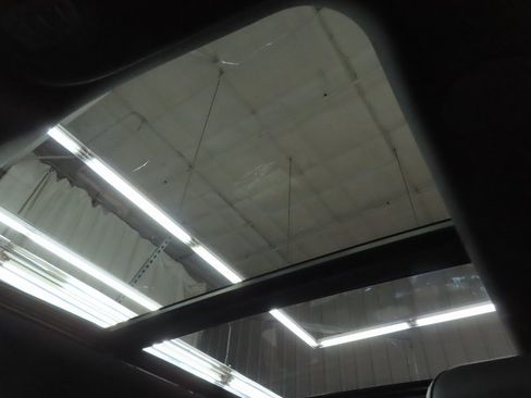 Used 2025 Ford F350 Platinum w/ FX4 Off-Road Package image 31