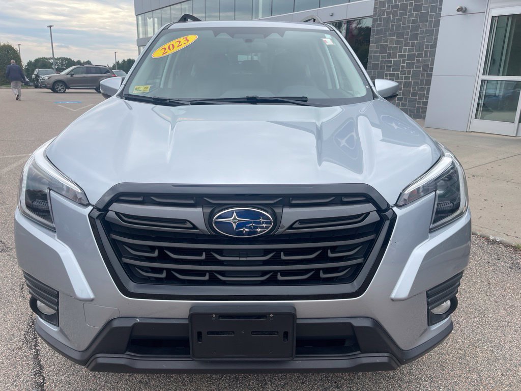 Used 2023 Subaru Forester Limited AWD/4WD image 8