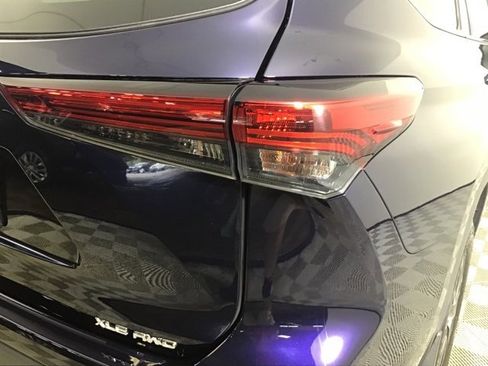 Certified 2021 Toyota Highlander XLE image 25