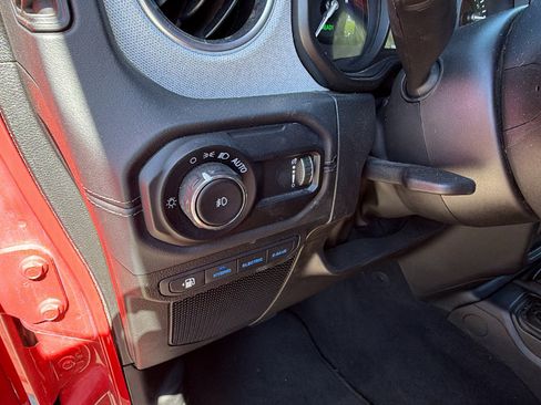 Used 2025 Jeep Wrangler Sahara w/ Safety Group AWD/4WD image 24