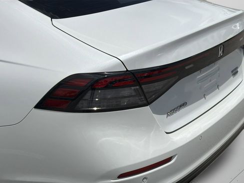 Used 2024 Honda Accord Touring image 7
