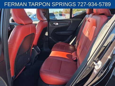 Used 2020 Volvo XC40 T5 Momentum w/ Premium Package image 13