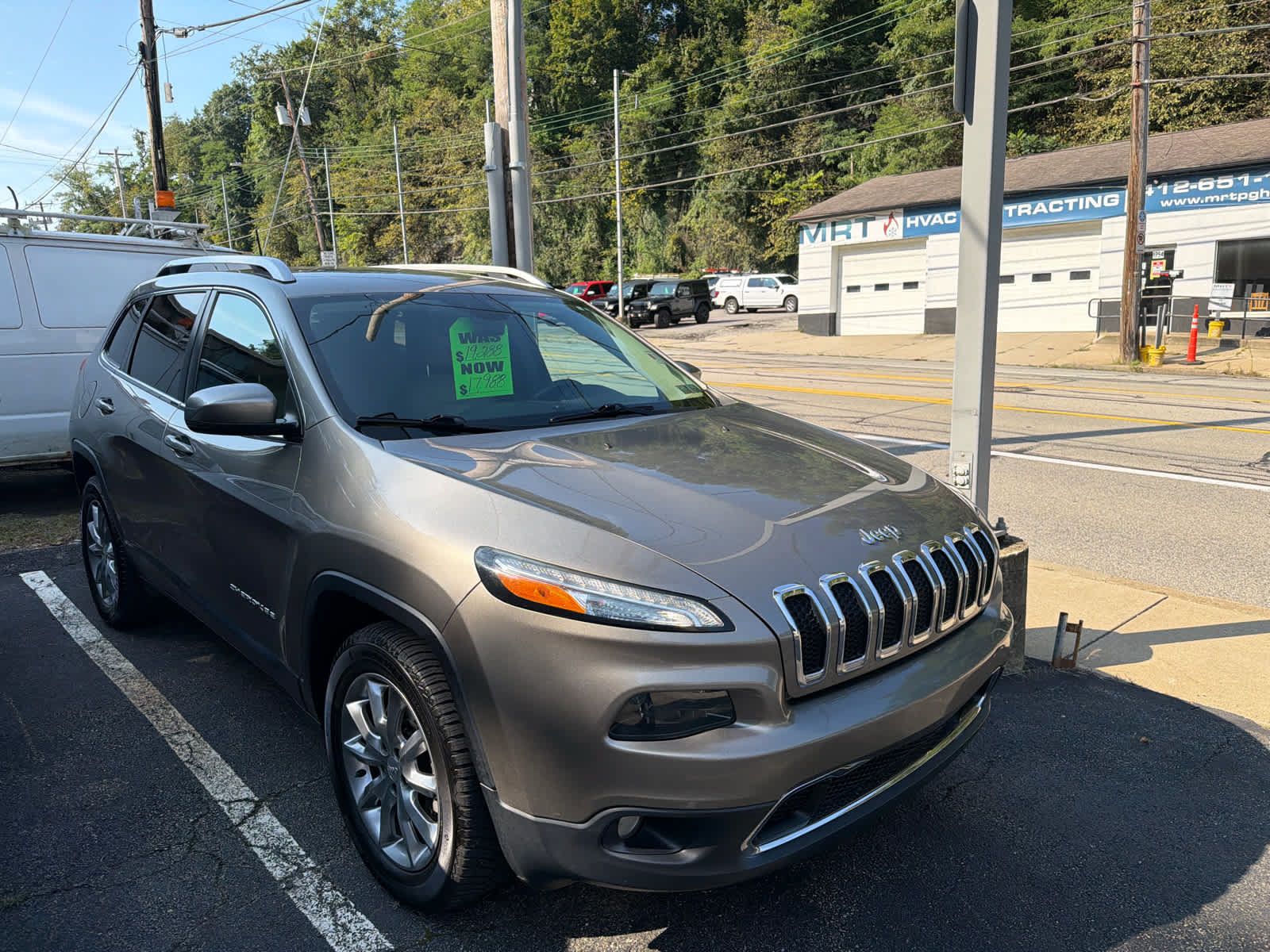Used 2018 Jeep Cherokee Limited AWD/4WD image 4