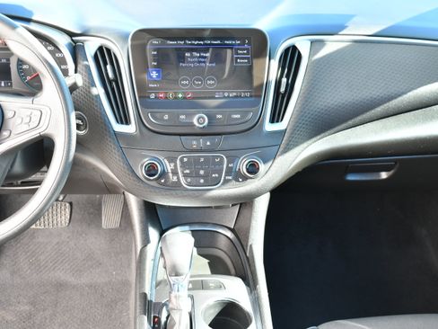 Used 2024 Chevrolet Malibu LT image 17