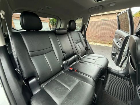 Used 2017 Nissan Rogue SL w/ SL Premium Package image 29