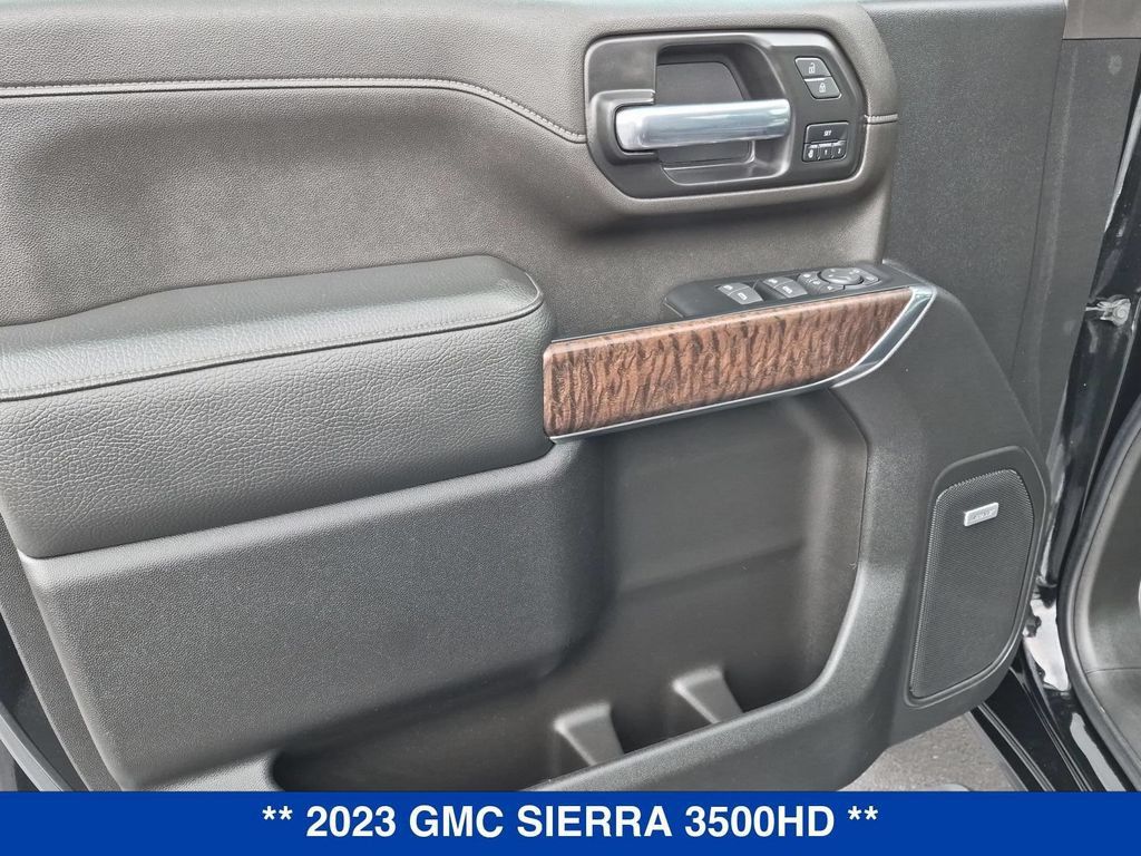 Used 2023 GMC Sierra 3500 Denali w/ Denali Ultimate Package AWD/4WD image 10
