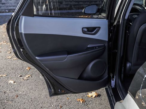 Used 2019 Hyundai Kona SEL image 18