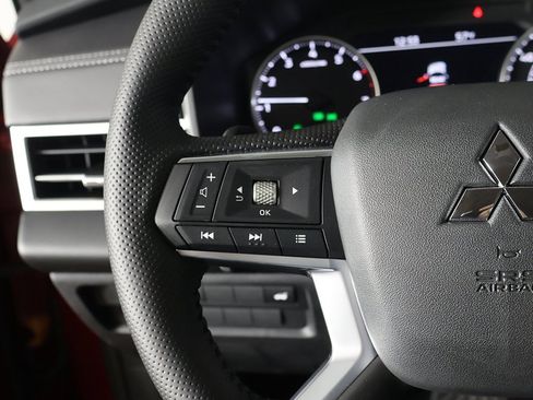 New 2026 Mitsubishi Outlander SE image 41