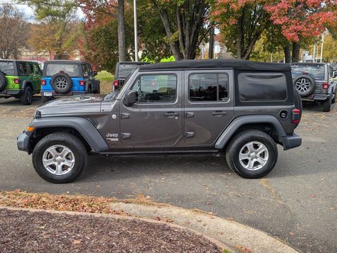 Used 2018 Jeep Wrangler Unlimited Sport S image 8