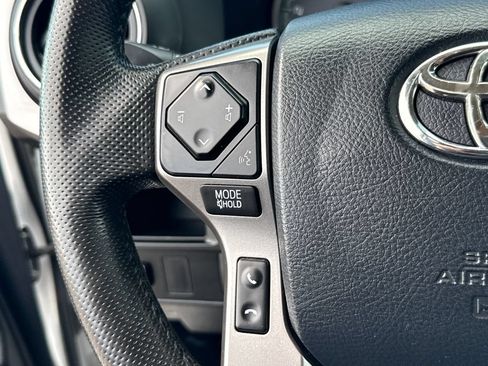 Used 2016 Toyota Tacoma SR5 w/ Towing Package RWD image 15