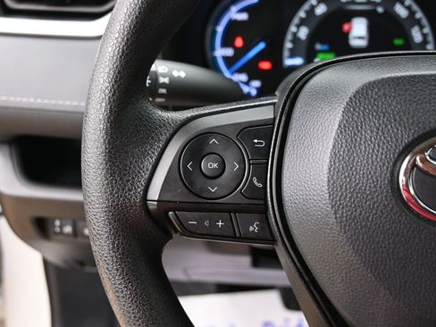 Used 2025 Toyota RAV4 LE AWD/4WD image 18