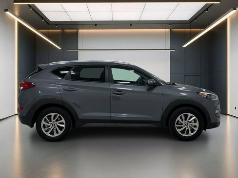 Used 2016 Hyundai Tucson SE w/ Option Group 02 FWD image 7