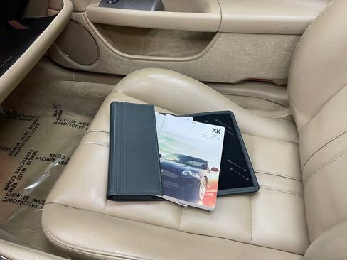 Used 2007 Jaguar XK Convertible image 39