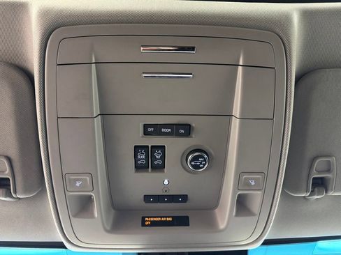 Used 2018 Chevrolet Tahoe LT w/ LT Signature Package image 44