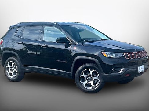Used 2022 Jeep Compass Trailhawk AWD/4WD image 10