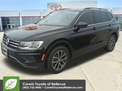 Used 2019 Volkswagen Tiguan SE w/ Panoramic Sunroof Package AWD/4WD image 16