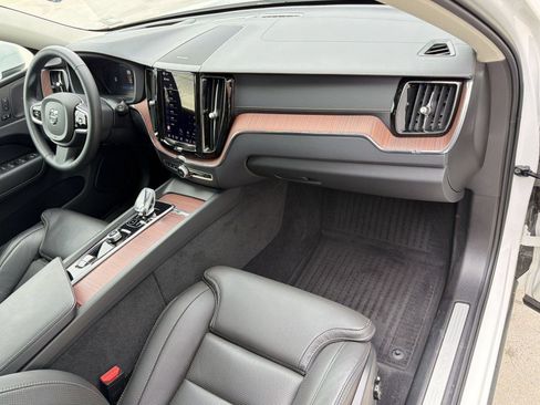Certified 2023 Volvo XC60 B5 Ultimate w/ Climate Package AWD/4WD image 31