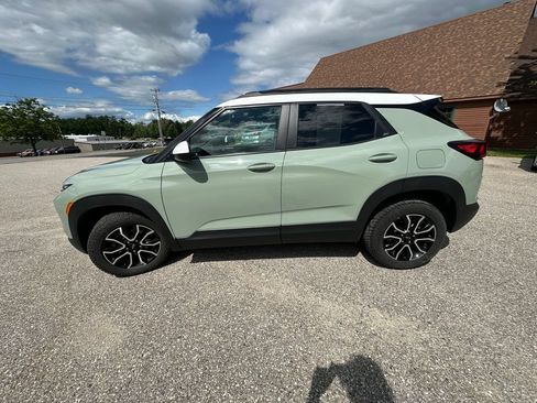 Used 2024 Chevrolet TrailBlazer ACTIV w/ Driver Confidence Package AWD/4WD image 2