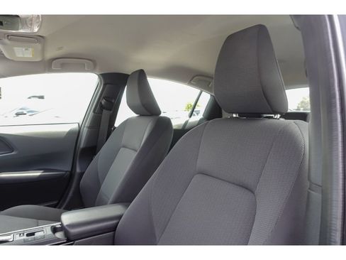 Used 2025 Toyota Prius LE FWD image 10