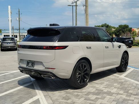New 2026 Land Rover Range Rover Sport Dynamic SE AWD/4WD image 5