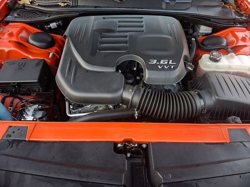 Used 2022 Dodge Challenger SXT image 30