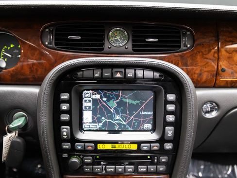Used 2005 Jaguar XJ8 RWD image 78
