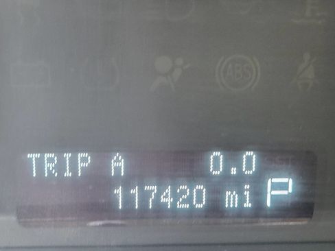 Used 2009 Lincoln MKS image 19