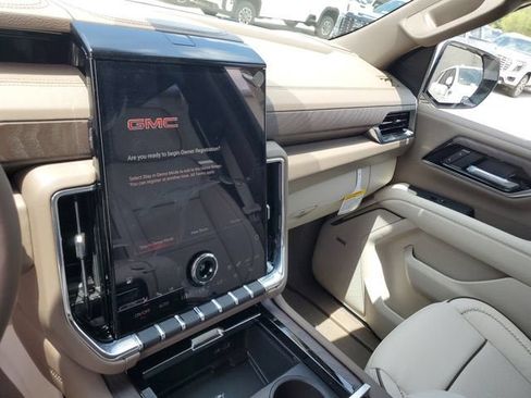New 2026 GMC Yukon XL Denali w/ Denali Reserve Package AWD/4WD image 26