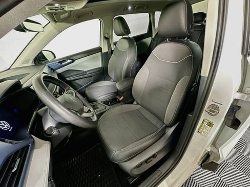 Certified 2024 Volkswagen Taos SE FWD image 20