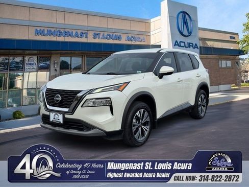 Used 2022 Nissan Rogue SV image 1