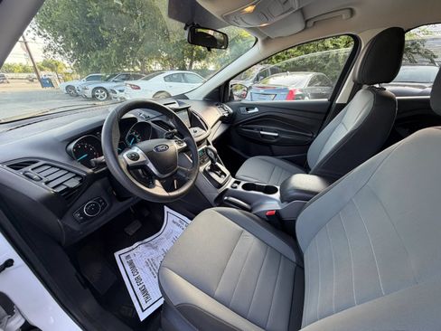 Used 2016 Ford Escape SE w/ Equipment Group 201A FWD image 21