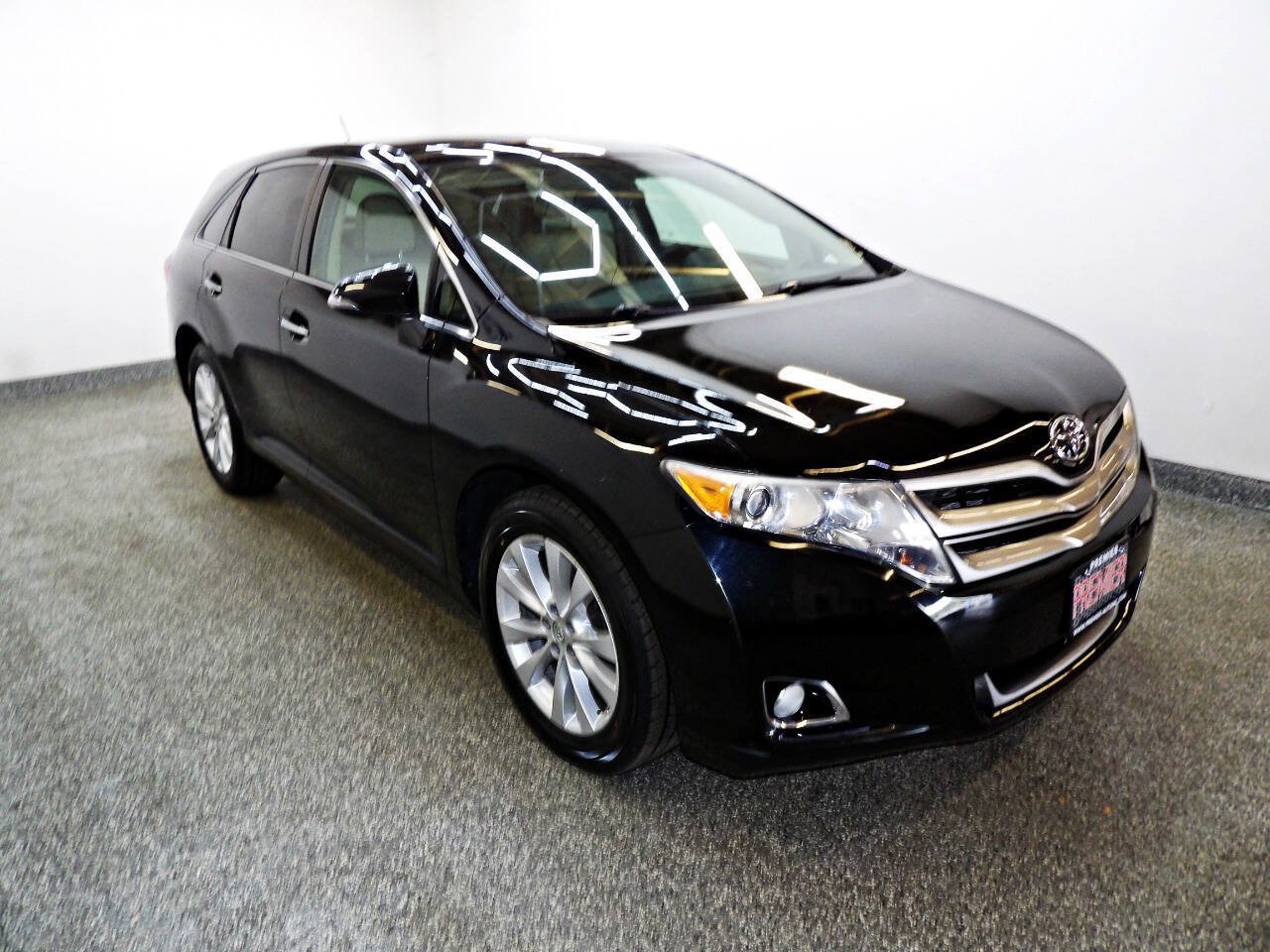 Used 2014 Toyota Venza XLE w/ XLE Premium Package FWD image 3