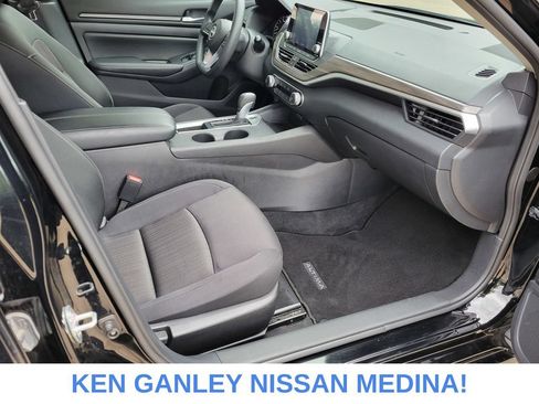 Certified 2025 Nissan Altima 2.5 SV FWD image 51