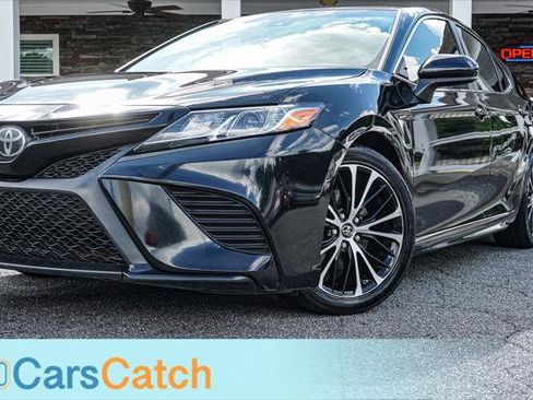Used 2018 Toyota Camry SE w/ Moonroof Package FWD image 5