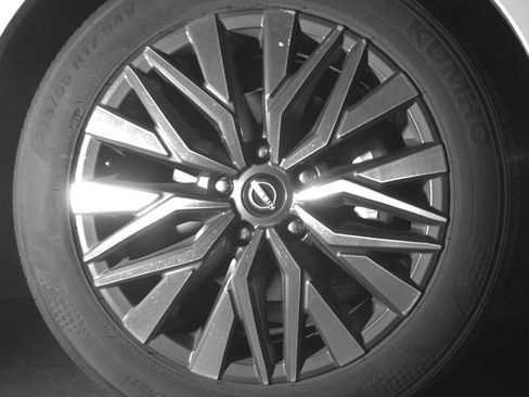 Used 2025 Nissan Altima 2.5 SV FWD image 13