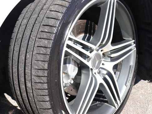 Used 2010 Mercedes-Benz S 550 Sedan w/ Sport Package image 11