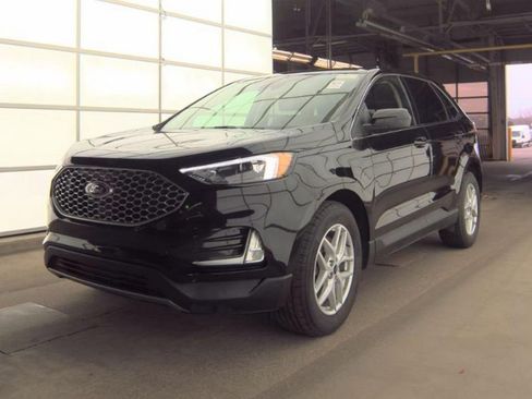 Used 2023 Ford Edge SEL w/ Convenience Package image 2