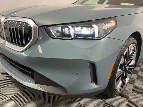 Certified 2024 BMW 530i xDrive w/ M Sport Package image 9