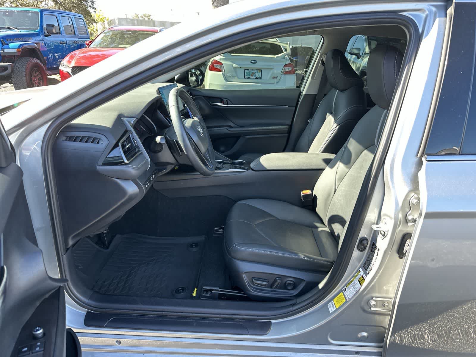 Used 2024 Toyota Camry XSE FWD image 2