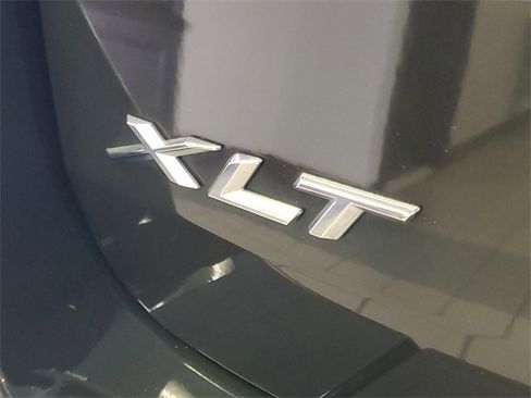 Used 2023 Ford Explorer XLT w/ Equipment Group 202A image 7