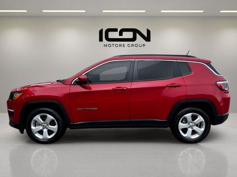 Used 2021 Jeep Compass Latitude w/ Sun and Sound Group image 2