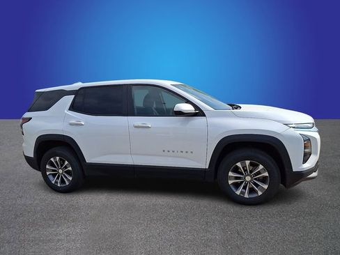 Used 2025 Chevrolet Equinox LT FWD image 2