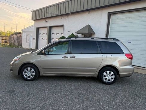 Used 2008 Toyota Sienna CE FWD image 3