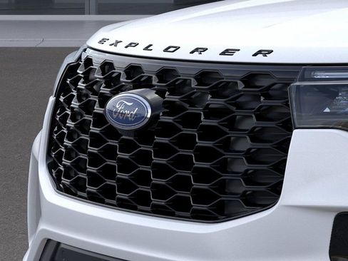New 2026 Ford Explorer ST-Line w/ ST-Line Street Pack AWD/4WD image 17