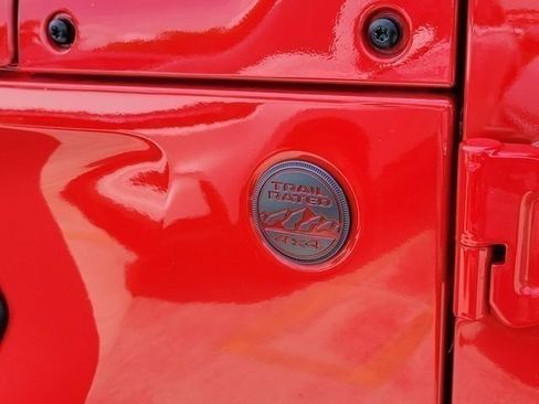 Used 2026 Jeep Wrangler Unlimited Rubicon AWD/4WD image 7