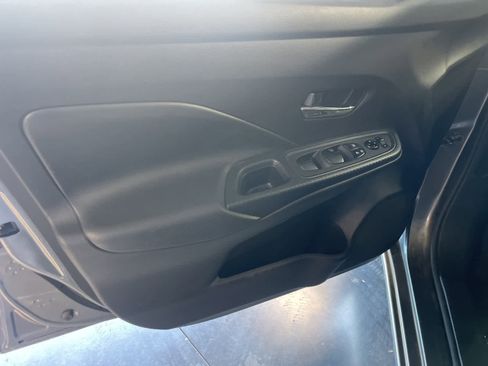 Used 2025 Nissan Versa SV image 23