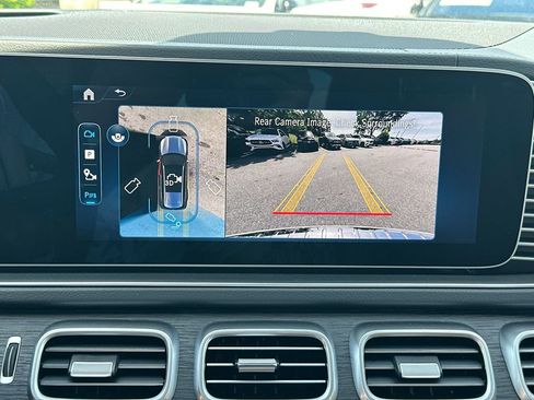 New 2026 Mercedes-Benz GLS 450 4MATIC image 32