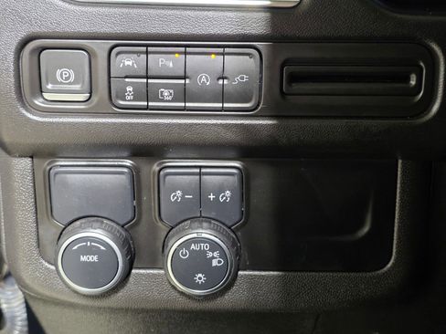 Used 2022 Chevrolet Tahoe LT w/ Luxury Package image 34