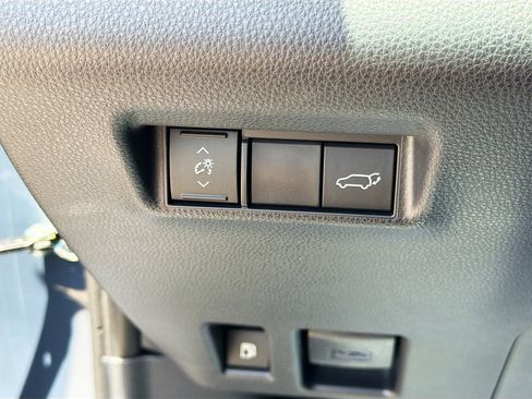 Used 2026 Toyota RAV4 AWD Plug-in Hybrid image 34
